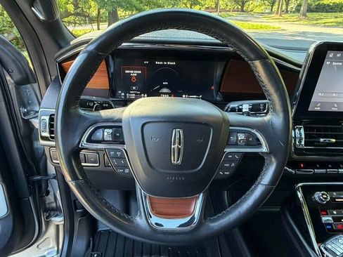 Used 2020 Lincoln Navigator Reserve w/ Luxury Package AWD/4WD image 20