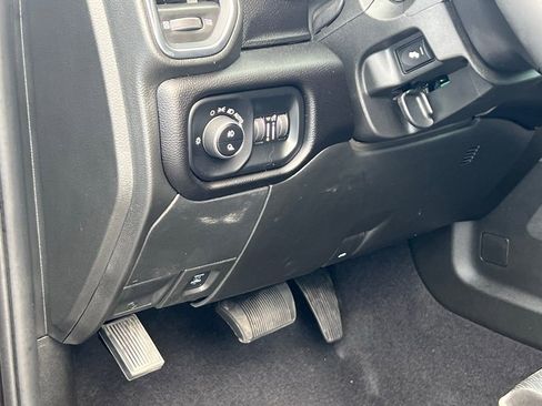 Used 2025 RAM 3500 Laramie AWD/4WD image 27