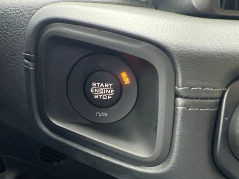 Used 2026 Jeep Wrangler Unlimited Rubicon AWD/4WD image 25