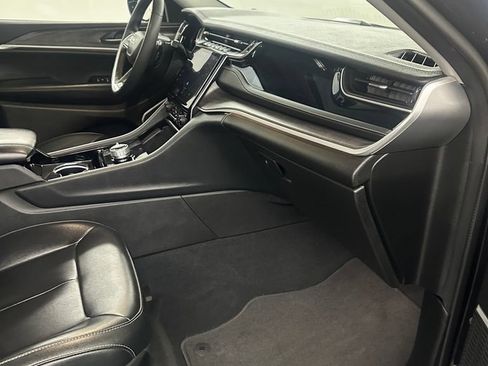 Used 2023 Jeep Grand Cherokee 4WD 4xe image 39