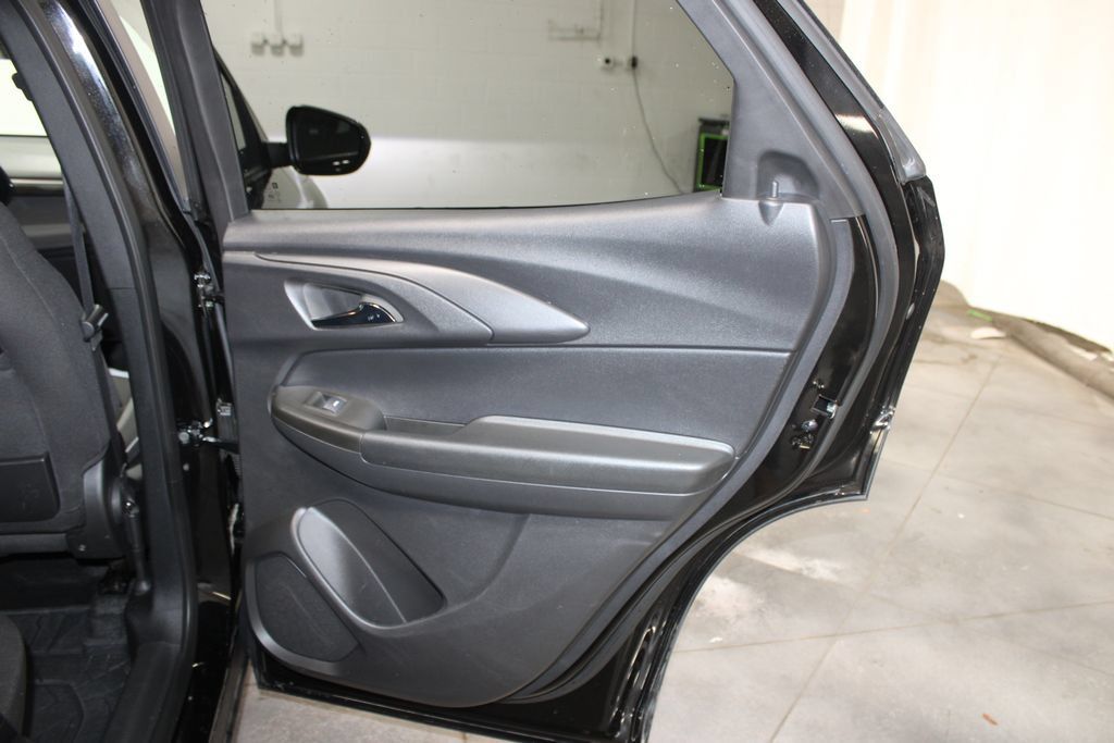 Used 2026 Chevrolet TrailBlazer LT FWD image 32