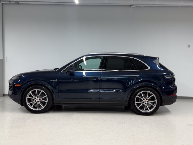 Certified 2026 Porsche Cayenne E-Hybrid AWD/4WD image 2