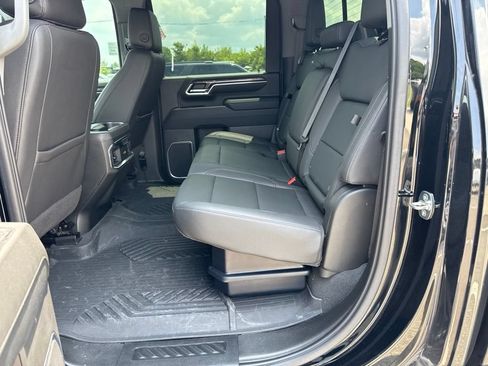 Used 2024 Chevrolet Silverado 2500 LTZ w/ LTZ Convenience Package AWD/4WD image 19