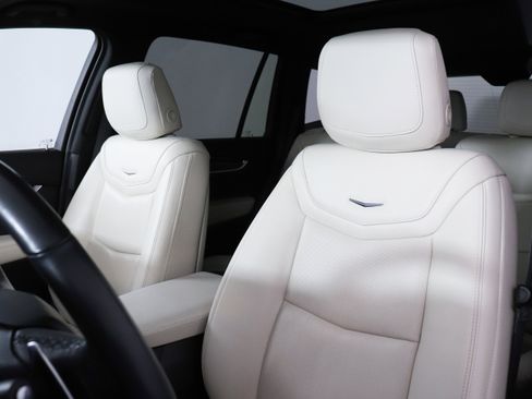 Used 2023 Cadillac XT6 Sport w/ Technology Package image 14