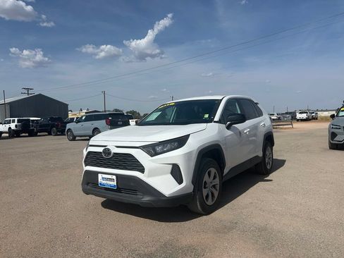 Used 2022 Toyota RAV4 LE FWD image 1