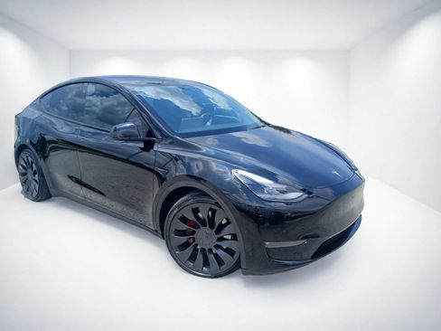 Used 2022 Tesla Model Y Performance AWD/4WD image 2