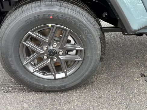 New 2025 Jeep Gladiator Sport image 5