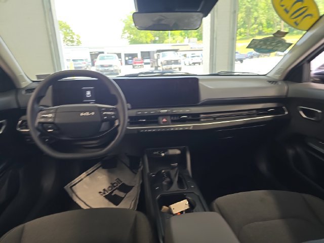 Used 2025 Kia K4 FWD image 11