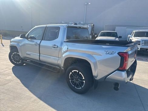 Used 2024 Toyota Tacoma TRD Sport image 5