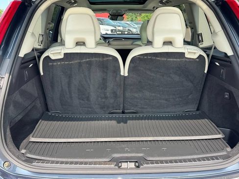 Certified 2025 Volvo XC90 T8 Ultra w/ Protection Package Premier AWD/4WD image 5