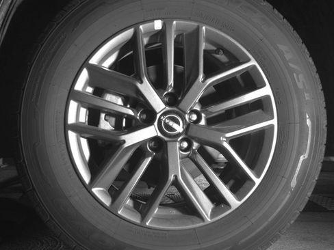 Used 2023 Nissan Rogue S AWD/4WD image 15