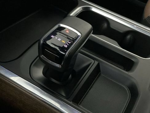 Used 2023 Chevrolet Silverado 1500 High Country w/ High Country Premium Package AWD/4WD image 21