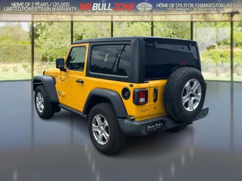 Used 2019 Jeep Wrangler Sport AWD/4WD image 3