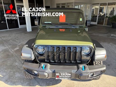 Used 2023 Jeep Wrangler Unlimited w/ Sun & Screen Package AWD/4WD image 9