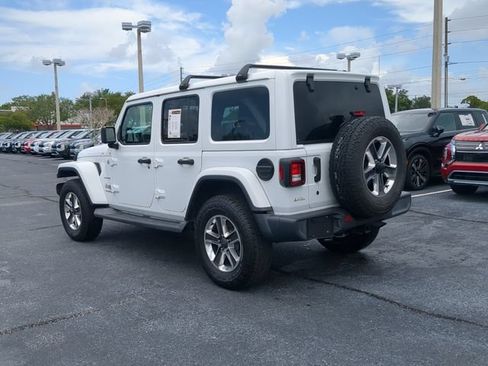 Used 2019 Jeep Wrangler Unlimited Sahara AWD/4WD image 7