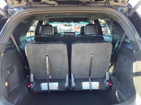 Used 2017 Ford Explorer XLT w/ Equipment Group 202A image 13