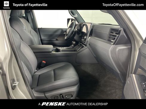 Used 2024 Lexus GX 550 w/ Cold Area Package image 7