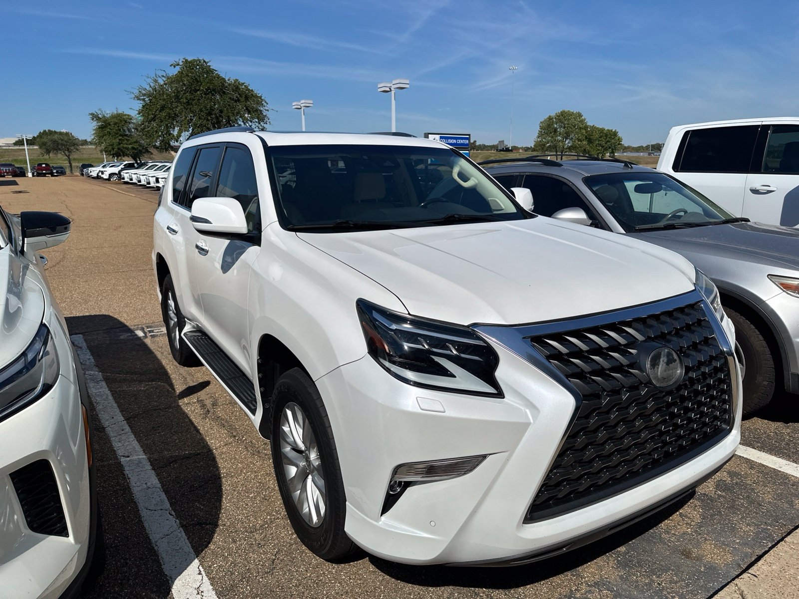 Used 2021 Lexus GX 460 Premium w/ Premium Package AWD/4WD image 4