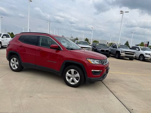 Used 2018 Jeep Compass Latitude w/ Popular Equipment Group AWD/4WD image 10