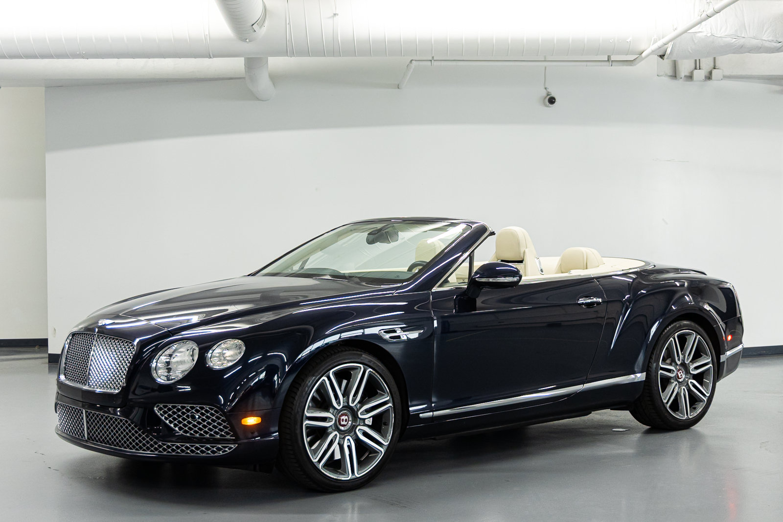 Used 2017 Bentley Continental GT AWD/4WD image 2