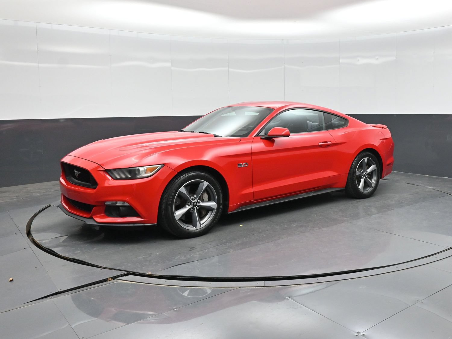 Used 2015 Ford Mustang GT RWD image 1