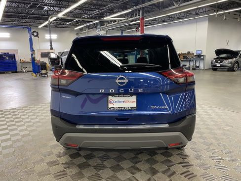 Used 2023 Nissan Rogue SV image 9