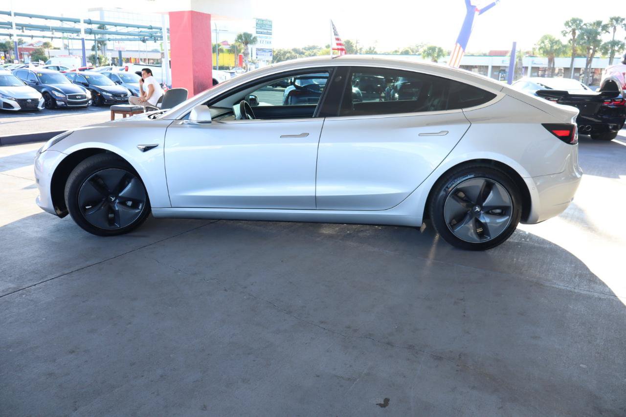Used 2018 Tesla Model 3 Long Range RWD image 9