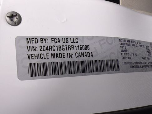 Used 2024 Chrysler Pacifica Touring-L FWD image 22