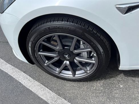 Used 2018 Tesla Model 3 Mid Range RWD image 14