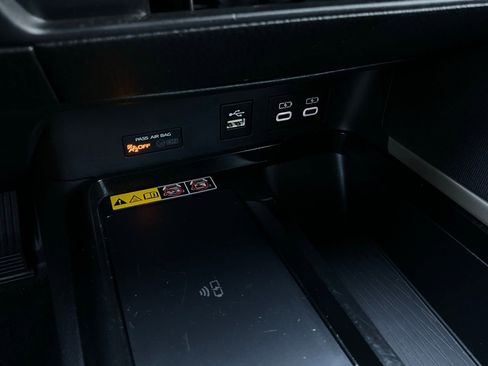 Used 2025 Toyota Camry LE image 24