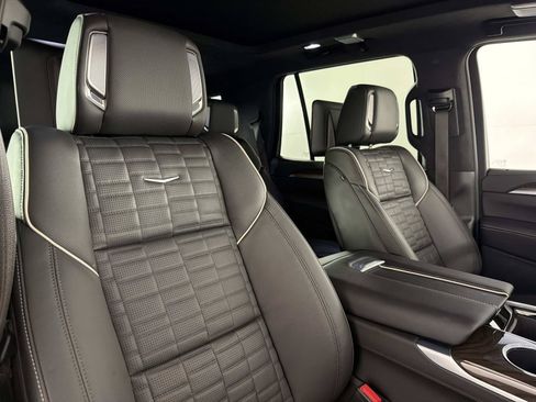 Used 2026 Cadillac Escalade Platinum Sport AWD/4WD image 24