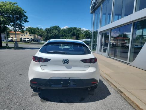 Used 2019 MAZDA MAZDA3 Hatchback w/ Premium Package FWD image 8