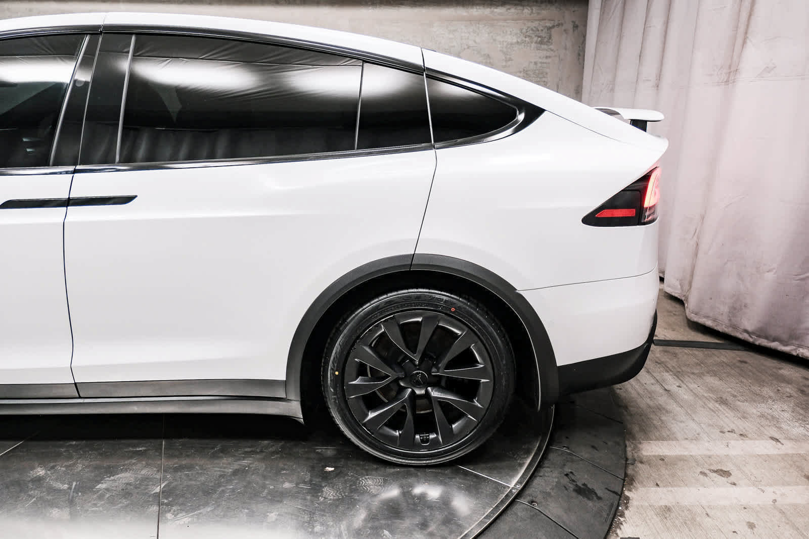 Used 2023 Tesla Model X AWD/4WD image 6