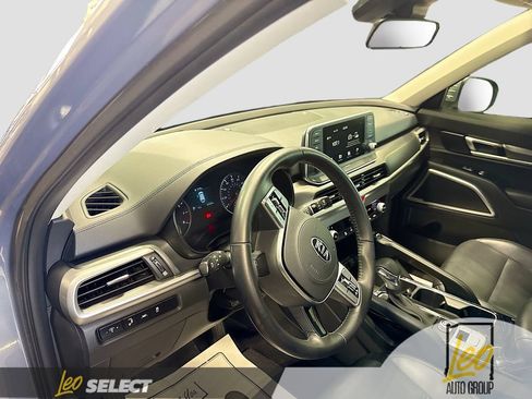 Used 2021 Kia Telluride S FWD image 11