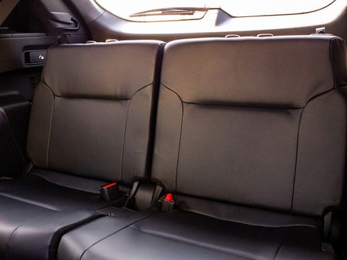 New 2025 Mitsubishi Outlander SE image 36