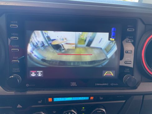 Certified 2023 Toyota Tacoma TRD Off-Road image 27