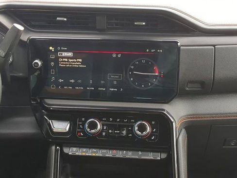 Used 2025 GMC Sierra 2500 AT4 image 17