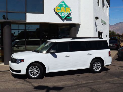 Used 2019 Ford Flex SE image 4