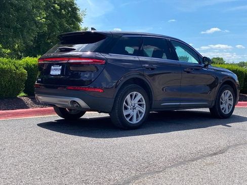Used 2023 Lincoln Corsair FWD image 3