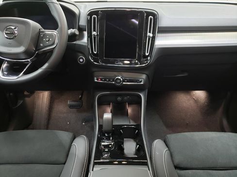 New 2026 Volvo XC40 B5 Ultra w/ Protection Package Premier image 9