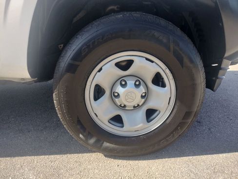 Used 2020 Toyota Tacoma SR RWD image 28