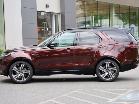 Used 2026 Land Rover Discovery Limited Edition AWD/4WD image 2