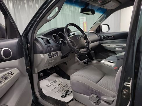 Used 2011 Toyota Tacoma 4x4 Double Cab w/ TRD Off-Road Pkg image 12