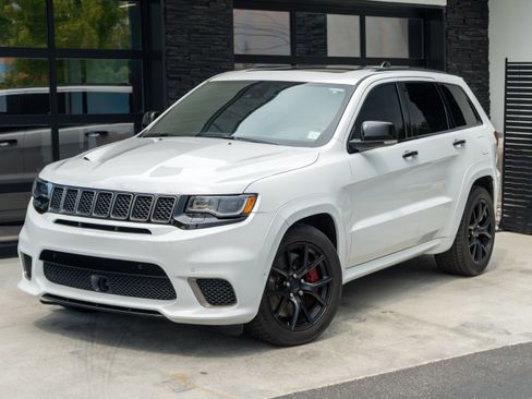 Used 2019 Jeep Grand Cherokee Trackhawk AWD/4WD image 6