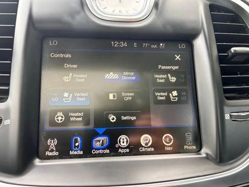 Used 2016 Chrysler 300 C w/ Safetytec Plus Group image 21