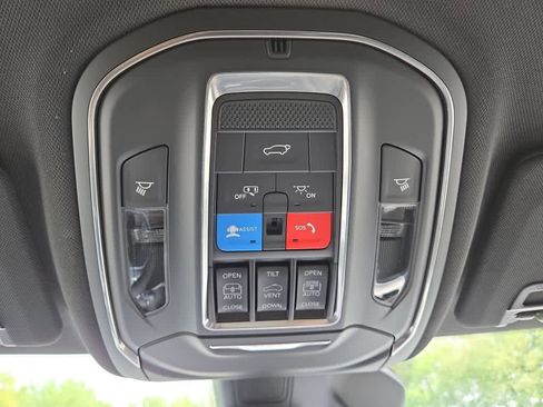 New 2026 Jeep Grand Cherokee Limited AWD/4WD image 17