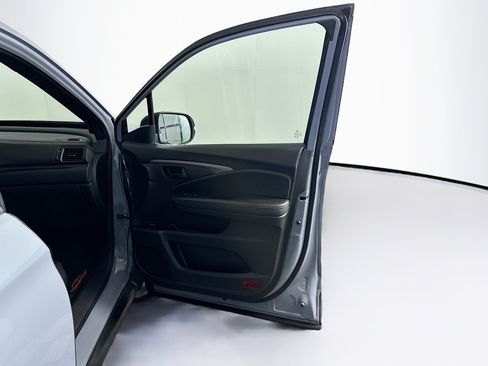 Used 2023 Honda Passport TrailSport image 32