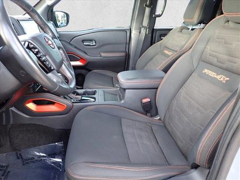Used 2022 Nissan Frontier PRO-4X image 11