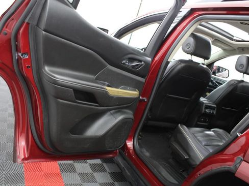 Used 2017 GMC Acadia Denali w/ Technology Package AWD/4WD image 20