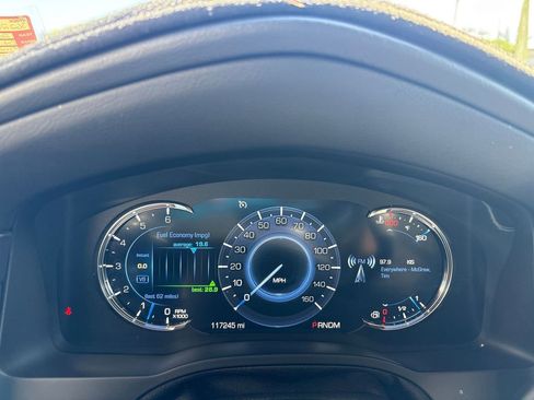 Used 2016 Cadillac Escalade Luxury AWD/4WD image 11